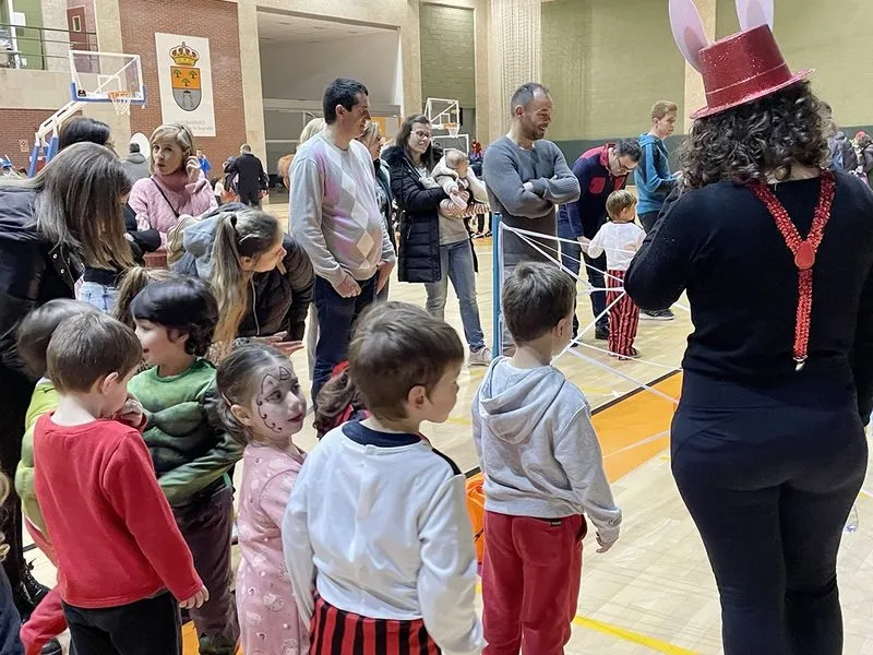 Actos de Carnaval en el pabellón de Carbajosa de la Sagrada