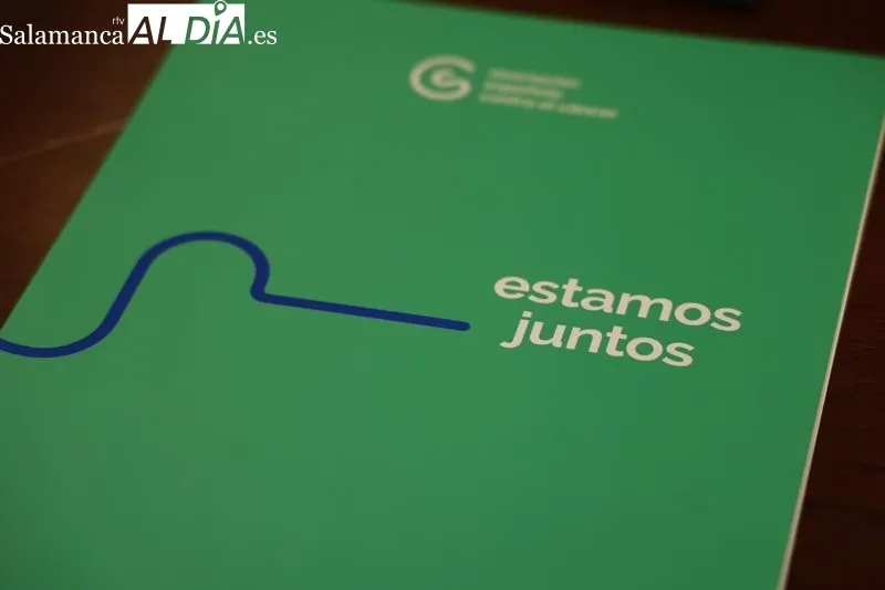Acto en el Edificio Histórico de la Universidad de Salamanca para la adhesión al manifiesto 'Todos contra el cáncer'. Foto de David Sañudo