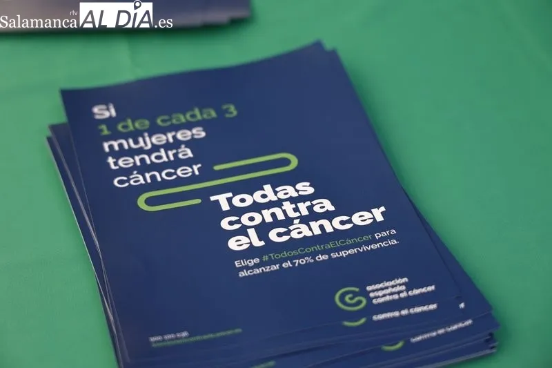 Actos del Día Mundial Contra el Cáncer en la plaza del Liceo, en Salamanca. Foto de David Sañudo