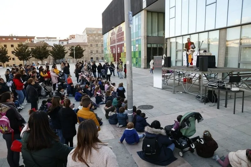 Actos organizados por la Asociación Corazones Guerreros en la plaza de la Concordia. Foto de David Sañudo