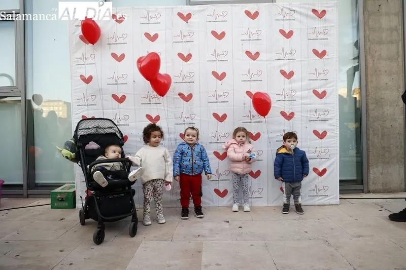 Actos organizados por la Asociación Corazones Guerreros en la plaza de la Concordia. Foto de David Sañudo