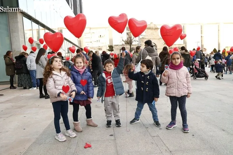 Acto de la asociación Corazones Guerreros en la plaza de la Concordia. Foto de David Sañudo