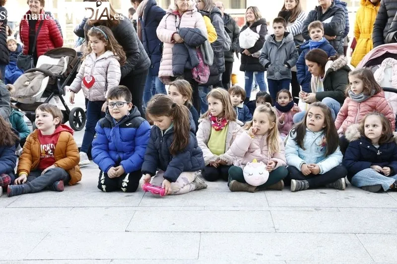 Acto de la asociación Corazones Guerreros en la plaza de la Concordia. Foto de David Sañudo