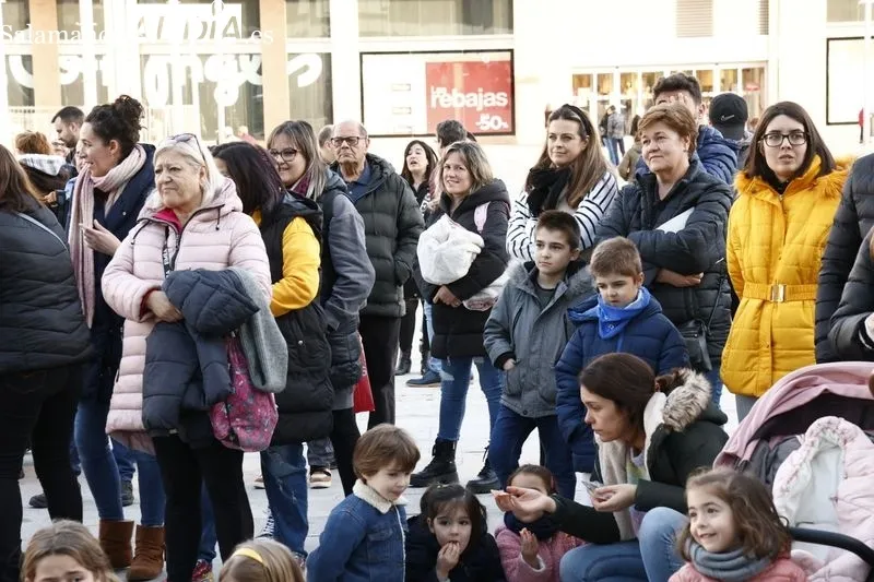 Acto de la asociación Corazones Guerreros en la plaza de la Concordia. Foto de David Sañudo