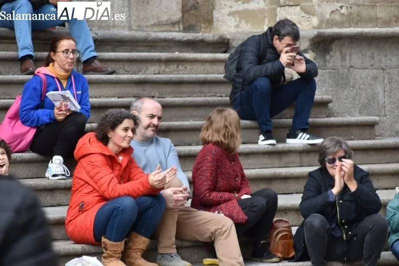 Foto de archivo de viandantes en el centro de Salamanca