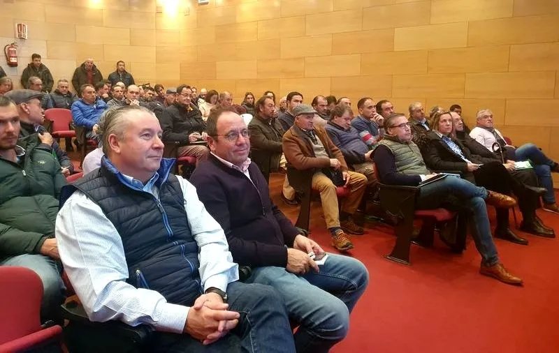 Encuentro de Asaja con agricultores y ganaderos de Salamanca. Foto Asaja Salamanca