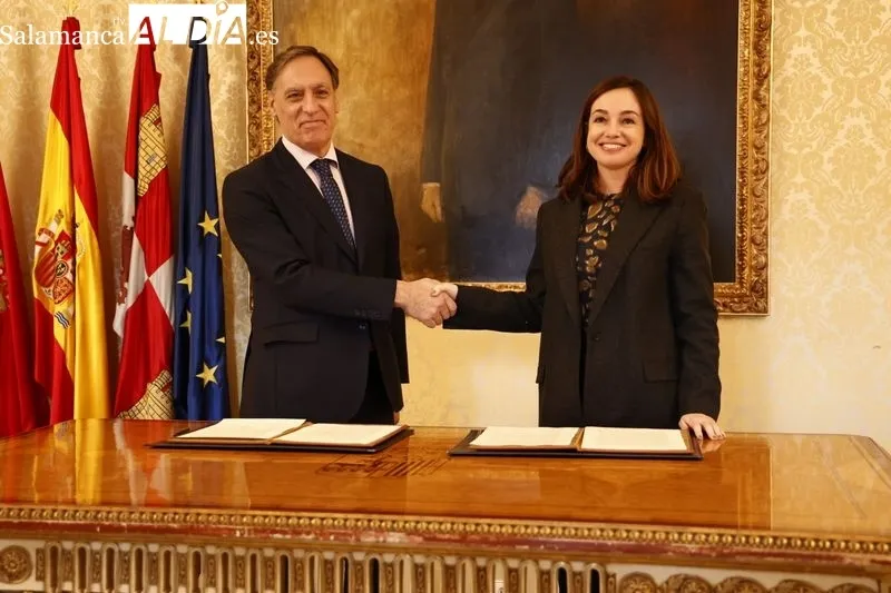Presentación en el Ayuntamiento del acuerdo entre el Museo DA2 de Salamanca y la Fundación Coca-Cola. Foto de David Sañudo