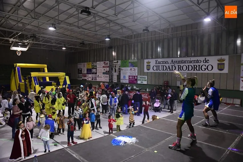 Foto 3 - El baile de disfraces infantil est&aacute; tambi&eacute;n de vuelta al Carnaval