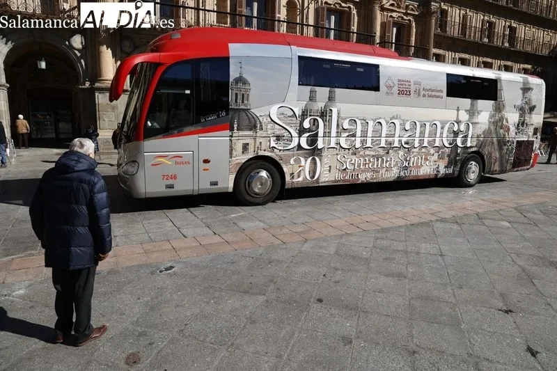 Autobuses del Grupo Avanza que promocionarán la Semana Santa de Salamanca. Foto de David Sañudo