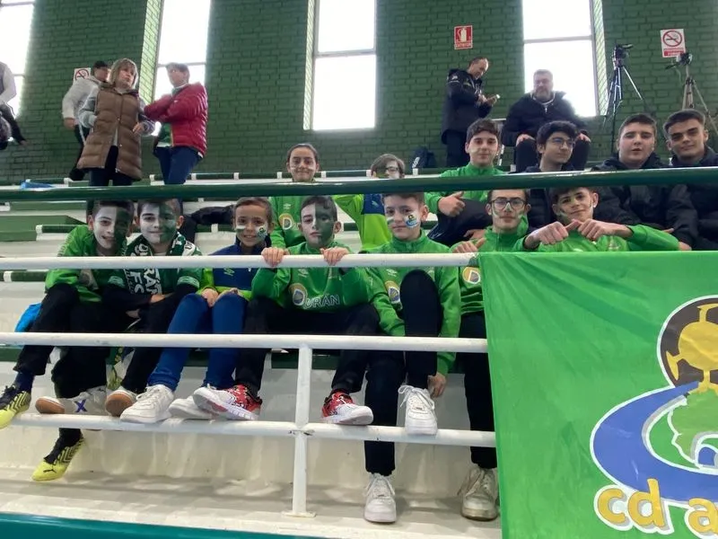 Foto 4 - Partidazo, triunfo y cortocircuito arbitral en Alba (10-7)