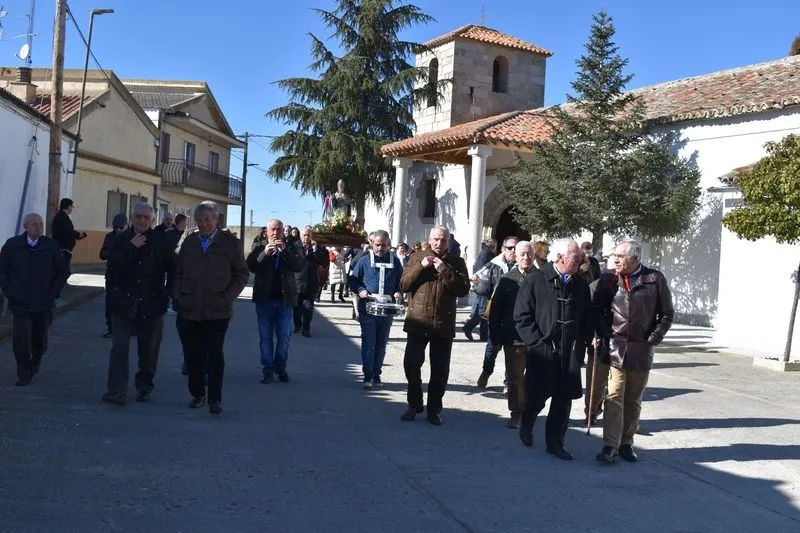 Foto 4 - San Blas recorre las calles de Larrodrigo