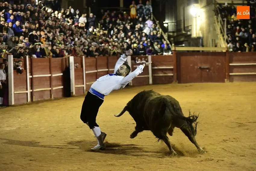 Foto 11 - Luis Juanela se lleva el Concurso de Recortes, que tuvo un enorme susto al meterse un toro en un burladero