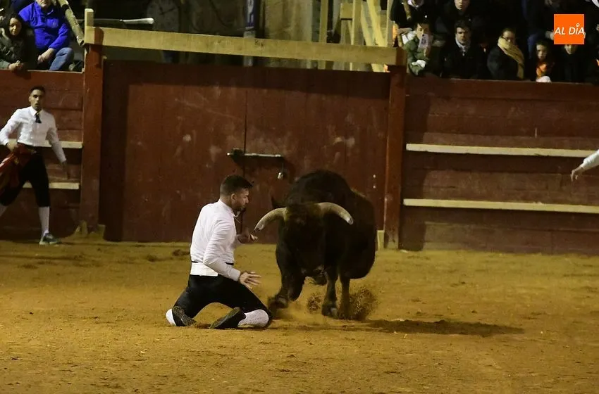 Foto 7 - Luis Juanela se lleva el Concurso de Recortes, que tuvo un enorme susto al meterse un toro en un burladero