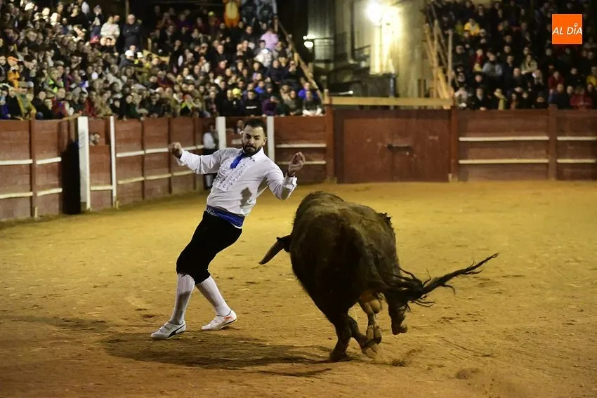 Foto 10 - Luis Juanela se lleva el Concurso de Recortes, que tuvo un enorme susto al meterse un toro en un burladero