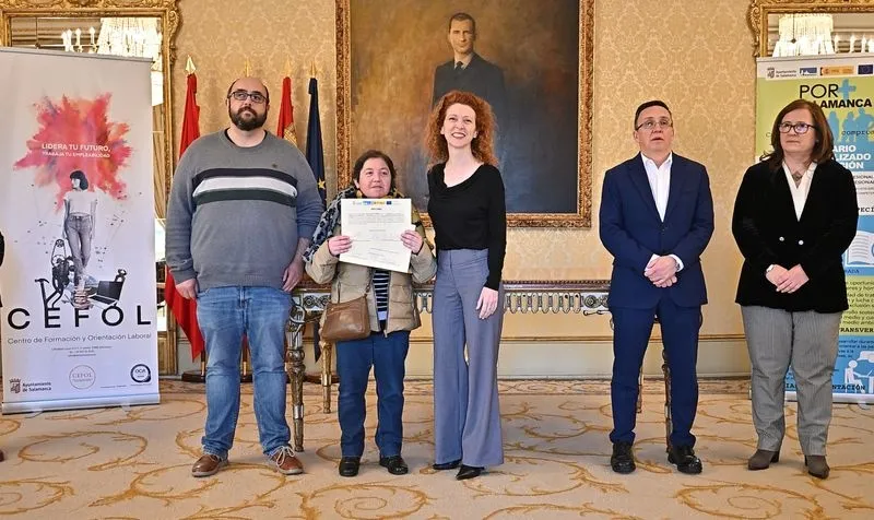 Entrega de diplomas de CEFOL en el Ayuntamiento