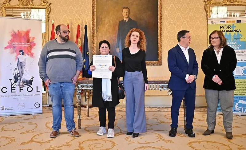 Entrega de diplomas de CEFOL en el Ayuntamiento