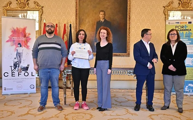 Entrega de diplomas de CEFOL en el Ayuntamiento