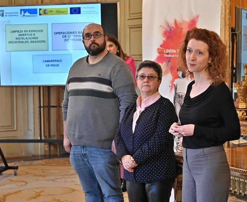 Entrega de diplomas de CEFOL en el Ayuntamiento