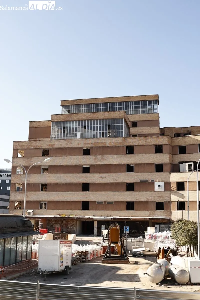 Derribo del antiguo Hospital Clínico de Salamanca. Foto de David Sañudo