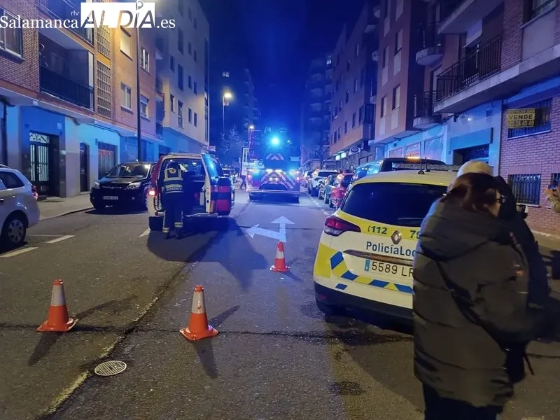 Foto 2 - Un incendio en un garaje de la calle G&oacute;mez Ulla de Salamanca moviliza a los bomberos