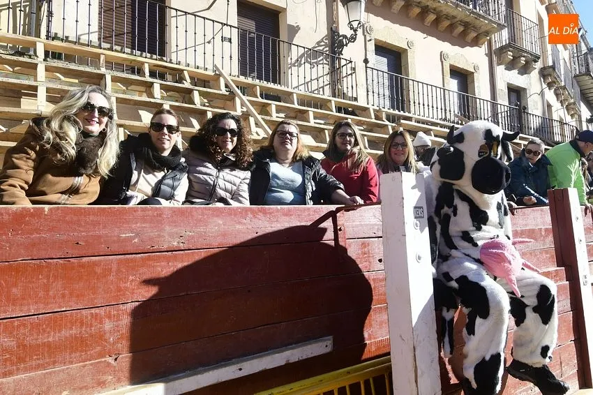 Foto 2 - El Colegio San Francisco pone a desfilar animales de todos los rincones del planeta