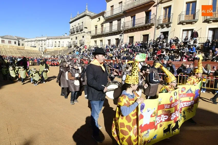 Foto 4 - El Colegio San Francisco pone a desfilar animales de todos los rincones del planeta