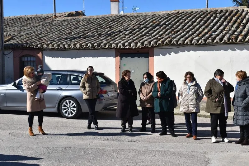 Foto 3 - San Blas recorre las calles de Larrodrigo