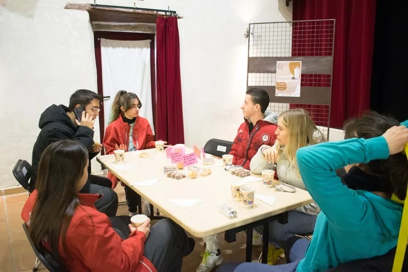 El encuentro reunió a una treintena de jóvenes del IES Fernando de Rojas