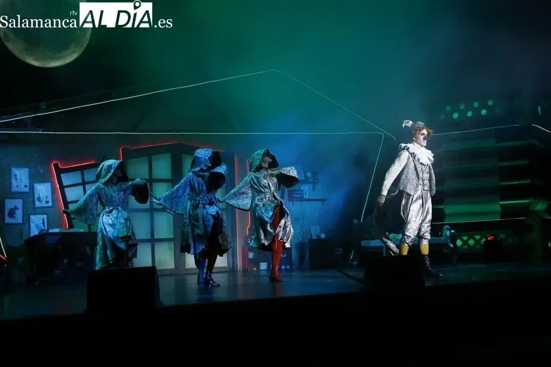 Una de las escenas de 'Circlassica, el sueño de Miliki' en el CAEM de Salamanca. Foto de David Sañudo