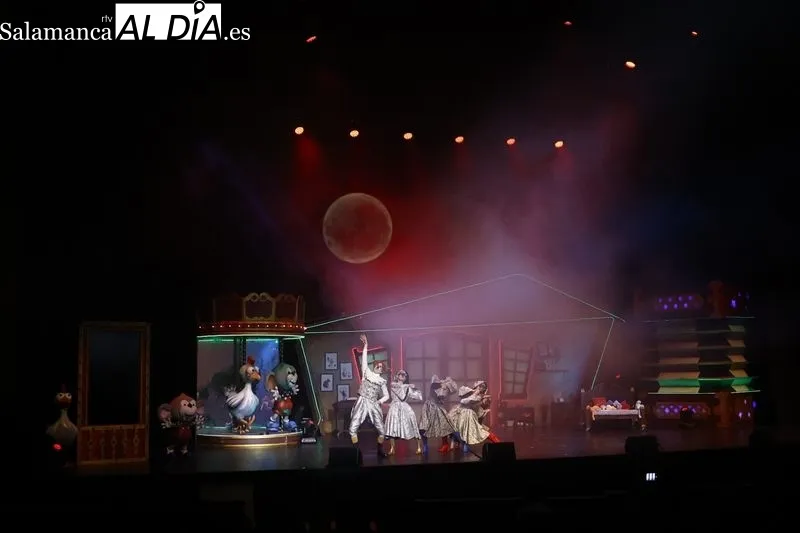Una de las escenas de 'Circlassica, el sueño de Miliki' en el CAEM de Salamanca. Foto de David Sañudo