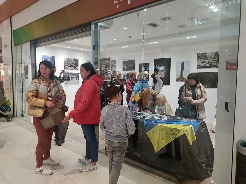 Exposición sobre la invasión de Ucrania en el Centro Comercial El Tormes