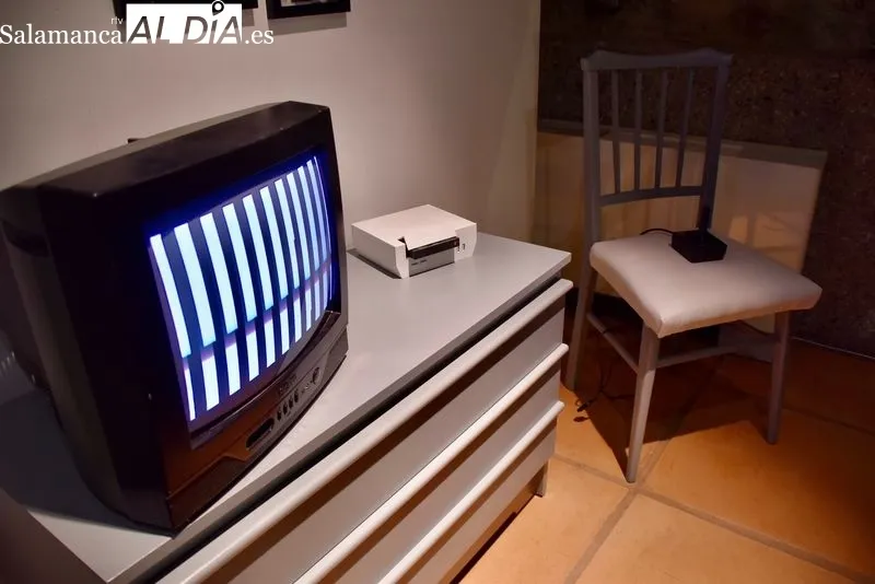 Exposición ‘Meta-proyecciones’ del artista Javier González Añíbarro. Foto de Vanesa Martins
