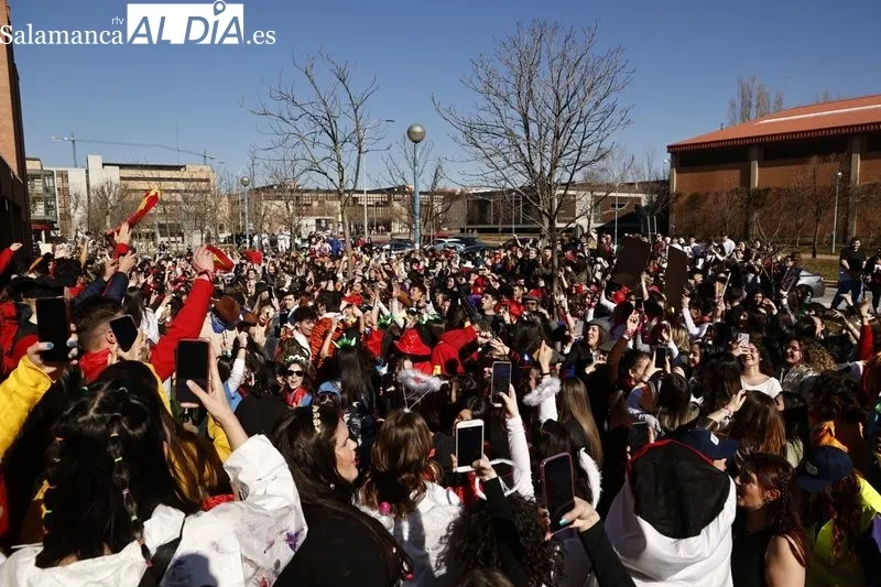 Desfile de las fiestas del Codex 2023 en Salamanca. Foto de David Sañudo