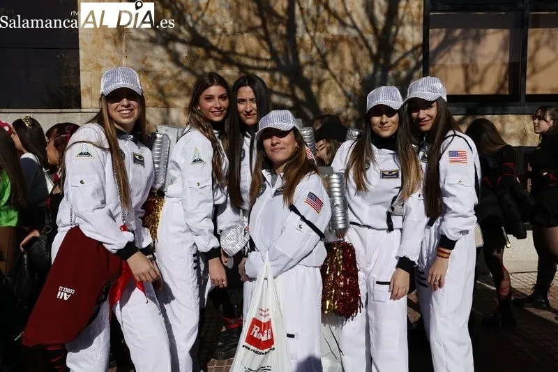 Desfile de las fiestas del Codex 2023 en Salamanca. Foto de David Sañudo