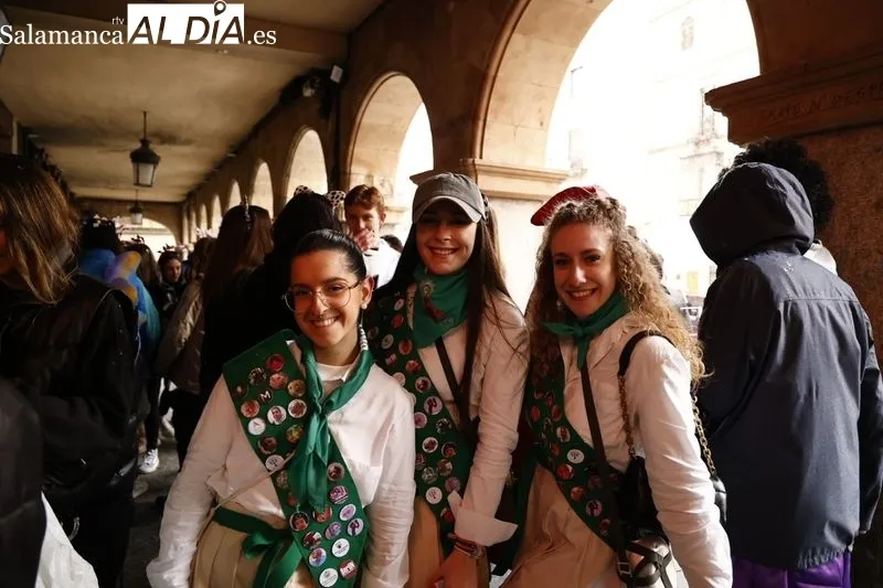 Estudiantes de Psicología en la Gran Vía de Salamanca. Foto de David Sañudo