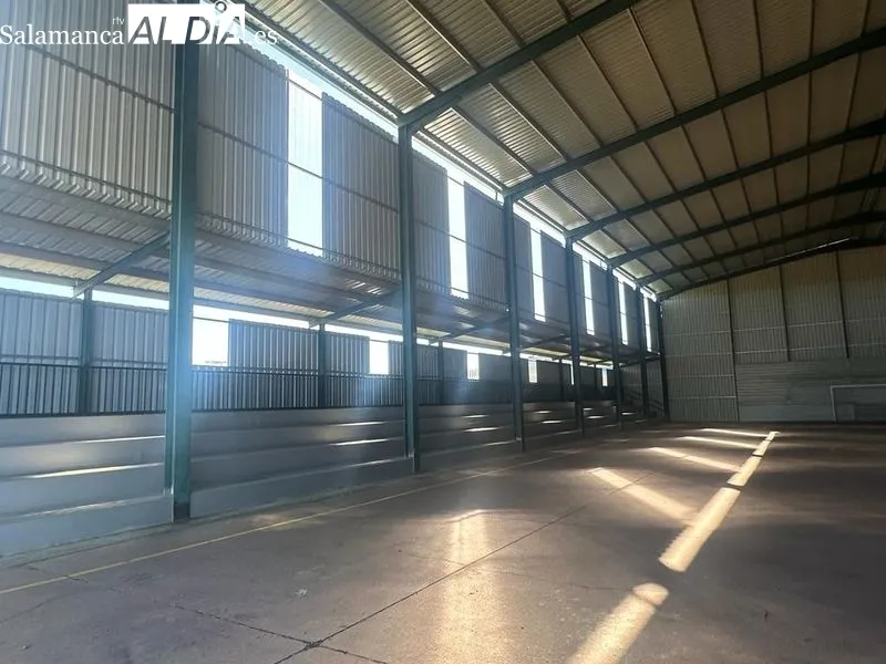 Foto 5 - Galinduste finaliza las obras de cierre de la fachada del front&oacute;n municipal