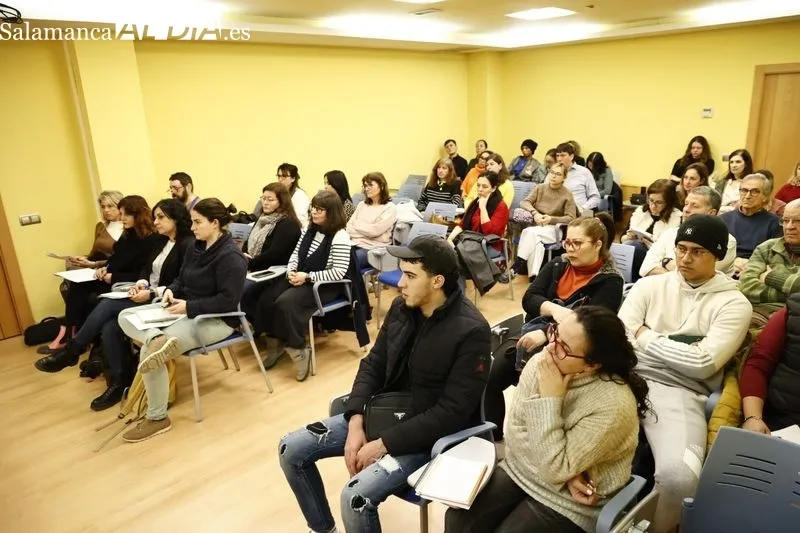 Charla de Joaquín Merchán Bermejo, vicepresidente 1º del Consejo General de Graduados Sociales, en el Colegio Oficial de Graduados Sociales de Salamanca. Foto de David Sañudo
