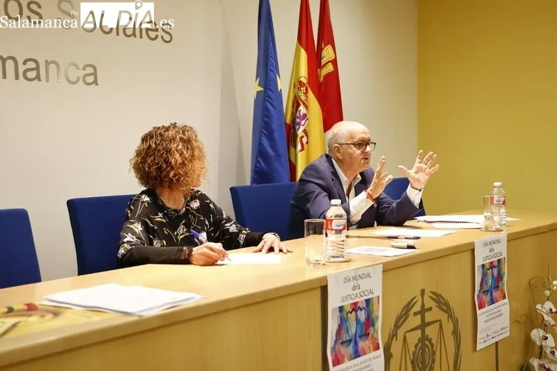 Charla de Joaquín Merchán Bermejo, vicepresidente 1º del Consejo General de Graduados Sociales, en el Colegio Oficial de Graduados Sociales de Salamanca. Foto de David Sañudo