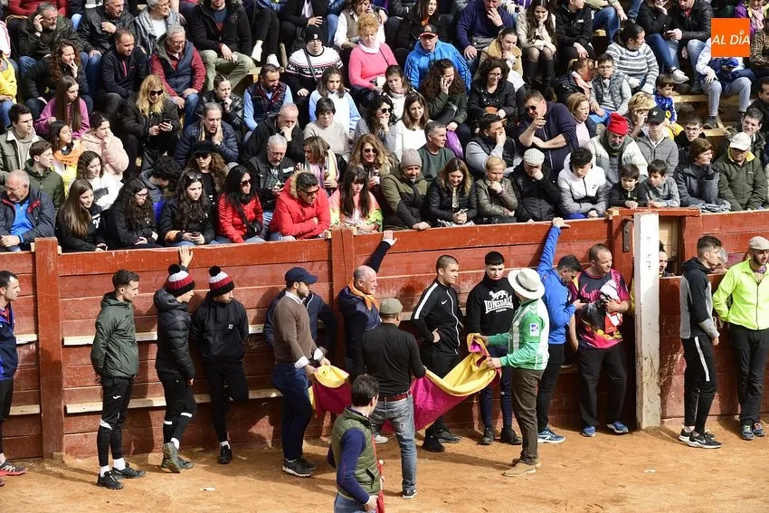 Foto 6 - Sa&uacute;l &lsquo;El Torero B&eacute;tico&rsquo;, gran animador de la entretenida capea matinal