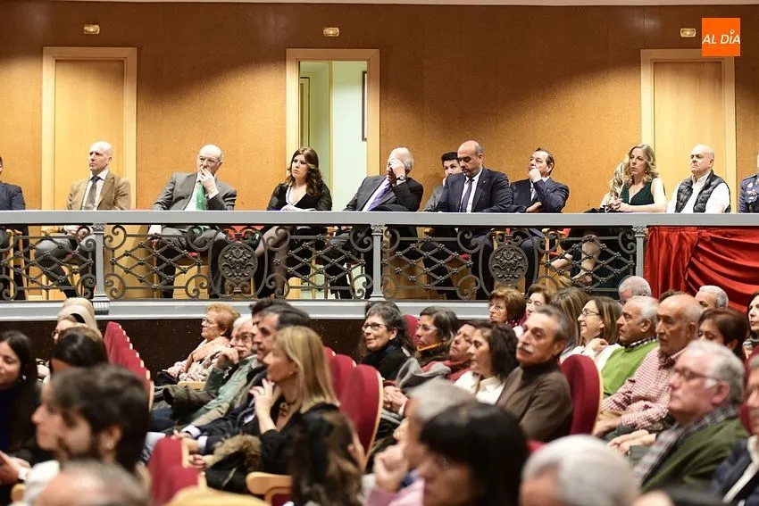 Foto 11 - Cristina S&aacute;nchez conquista el ruedo del Teatro exponiendo sus lazos de uni&oacute;n con Mir&oacute;briga