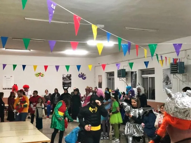 Foto 4 - Pedrosillo el Ralo celebra su primer Carnaval