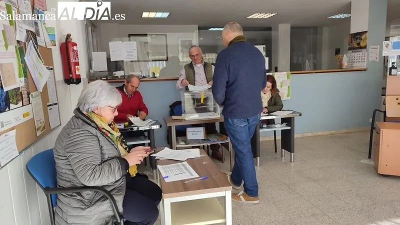 Los salmantinos acuden a las urnas para decidir el futuro del campo  | FOTOS: Miguel Corral