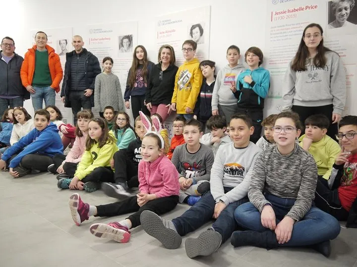 Una exposición sobre la aportación femenina a la historia de la microbiología como protagonista del Día Internacional de la Mujer y la Niña en la Ciencia