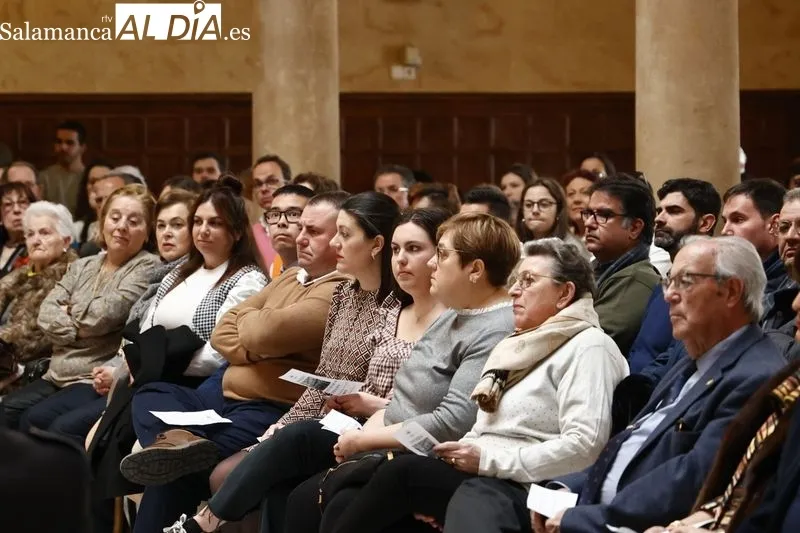 La Agrupación Musical la Expiración llena de música el Casino | FOTOS: David Sañudo
