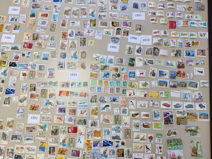 Miembros de la Fundación AFIM descubren el mundo de la filatelia 