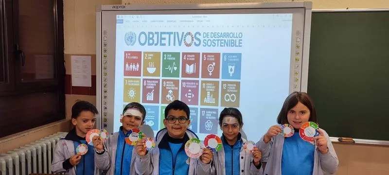 Alumnos y profesores del Colegio San Juan Bosco se conciencian sobre la sostenibilidad