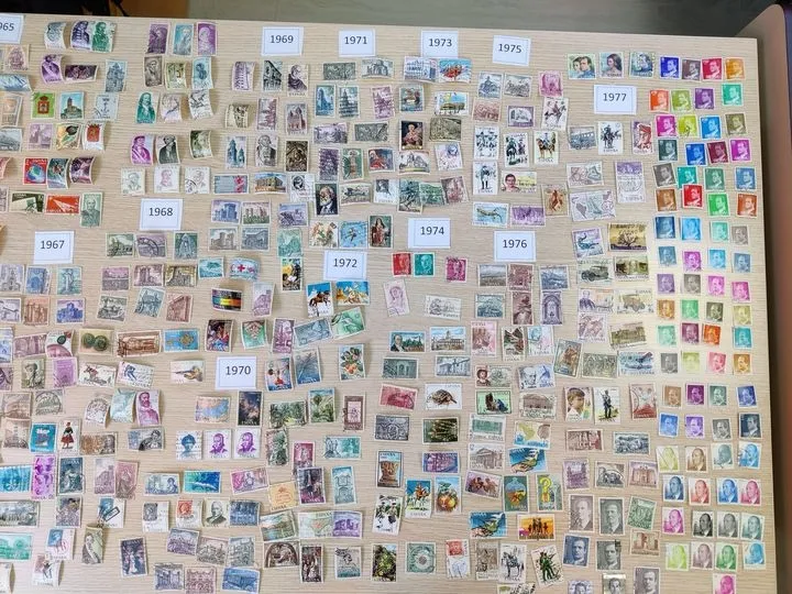 Miembros de la Fundación AFIM descubren el mundo de la filatelia 