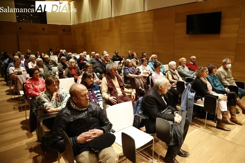 El Centro Documental de la Memoria Histórica acoge la presentación de 'Chalecones' | FOTOS: David Sañudo