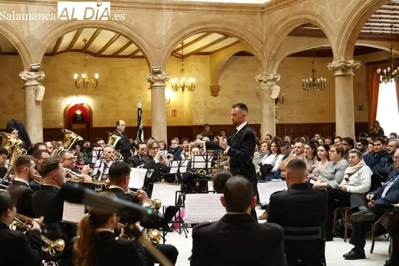 La Agrupación Musical la Expiración llena de música el Casino | FOTOS: David Sañudo