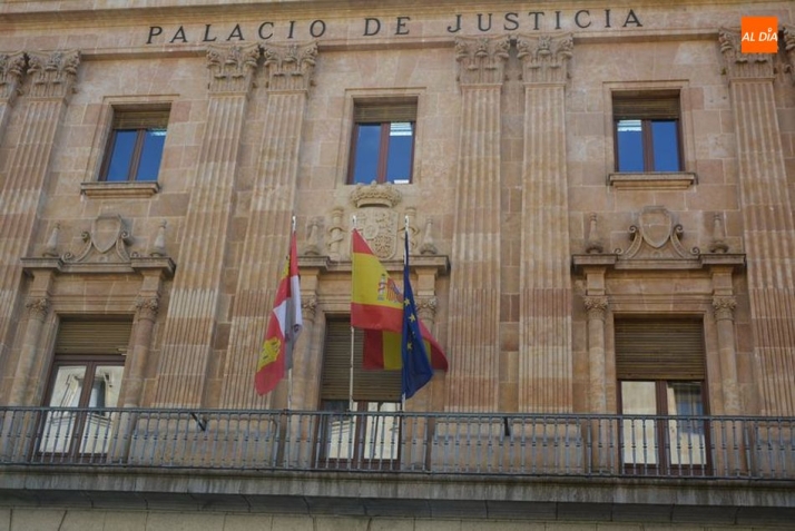 Rebajada en un año la condena a un hombre por violar a una mujer en Salamanca 